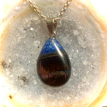 Load image into Gallery viewer, Black and Blue Agate Necklace
